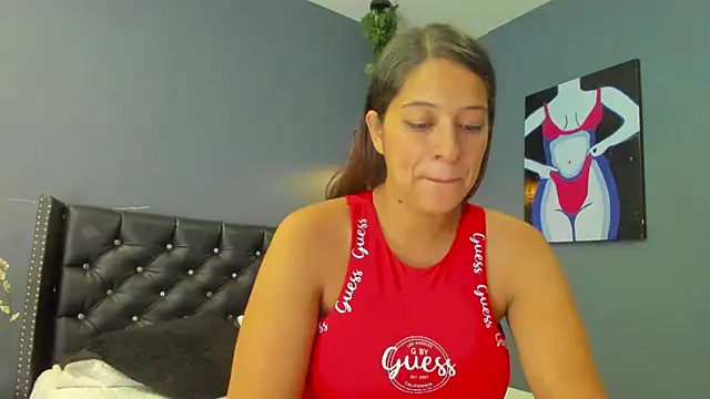 Hannah Miller   online show from December 13, 5:54 pm
