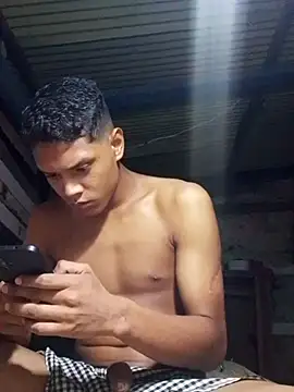 Snapshot of daniel_traviexxxo chatting on November 28, 11:40 pm daniel traviexxxo online show from November 28, 11:40 pm