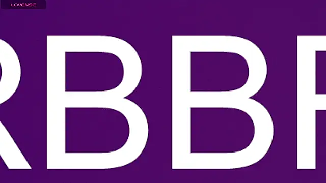 Snapshot of UniversitygirlQS chatting on December 28, 5:02 am UniversitygirlQS online show from December 28, 5:02 am