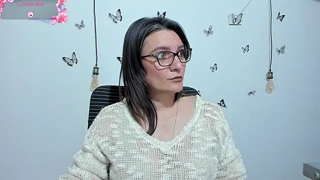 Amie Adams82  online show from December 2, 2:56 pm