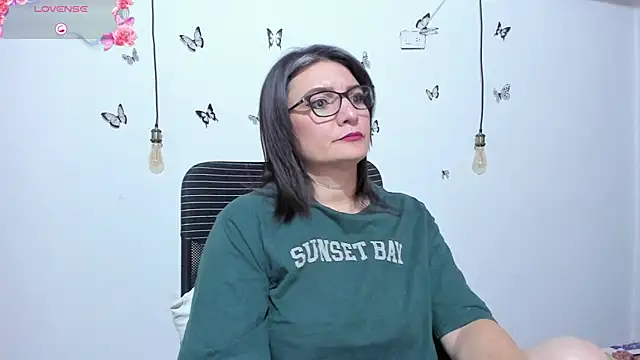 Amie Adams82  online show from April 7, 2:06 pm