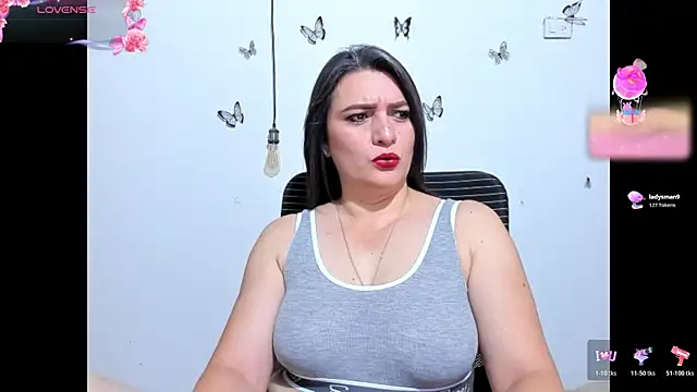Amie Adams82  online show from July 16, 4:02 pm
