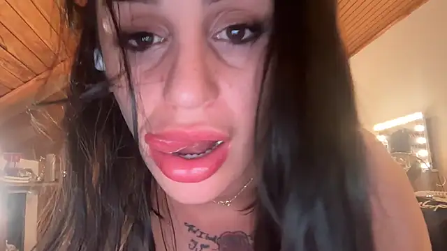 Snapshot of JeSuisUnTapin chatting on October 24, 11:12 pm JeSuisUnTapin online show from October 24, 11:12 pm