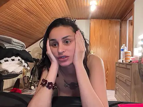 Snapshot of JeSuisUnTapin chatting on October 28, 8:44 pm JeSuisUnTapin online show from October 28, 8:44 pm