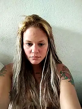 Snapshot of perolaar chatting on March 1, 10:55 am perolaar online show from March 1, 10:55 am