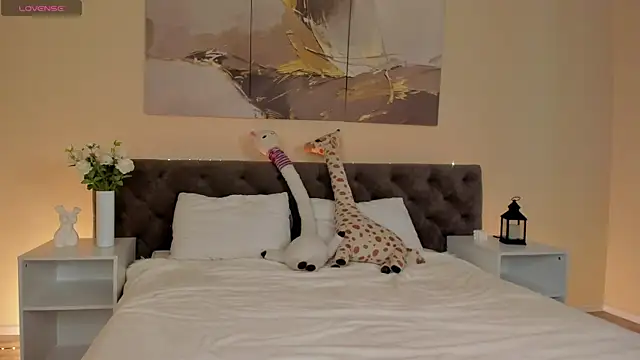 Ariella Sol online show from March 20, 1:10 am