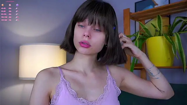 Snapshot of RexanneHatt chatting on October 19, 1:28 am RexanneHatt online show from October 19, 1:28 am