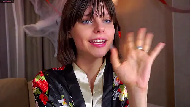 Snapshot of RexanneHatt chatting on October 30, 1:18 am RexanneHatt online show from October 30, 1:18 am