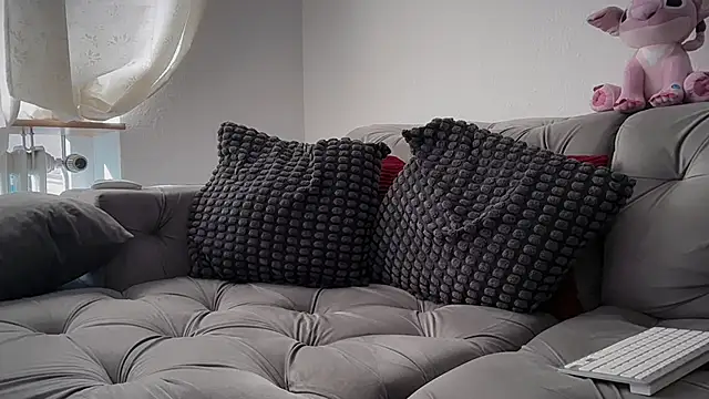 iam valentinadoll online show from April 8, 8:25 am