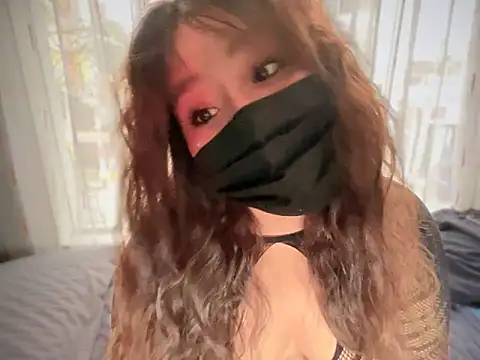 LunaXoxo online show from January 6, 7:45 pm