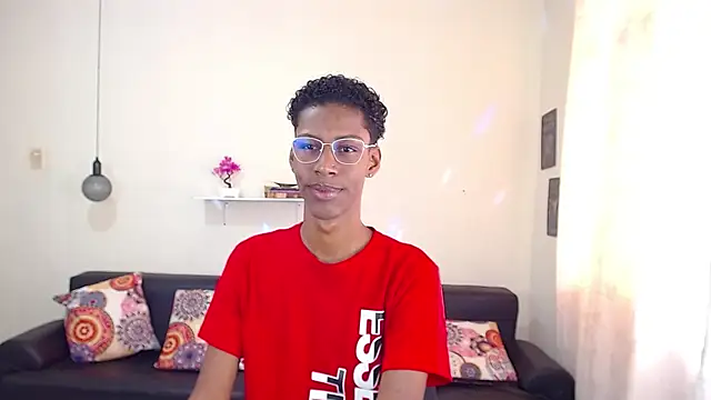 Snapshot of maiki18_ chatting on January 15, 1:52 pm maiki18 online show from January 15, 1:52 pm