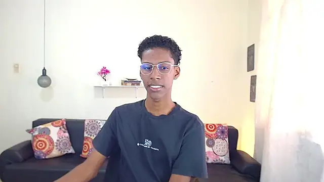 Snapshot of maiki18_ chatting on January 17, 1:35 pm maiki18 online show from January 17, 1:35 pm