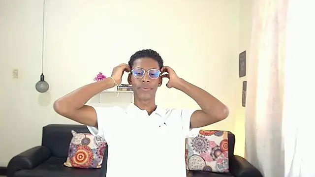 Snapshot of maiki18_ chatting on February 3, 4:52 pm maiki18 online show from February 3, 4:52 pm