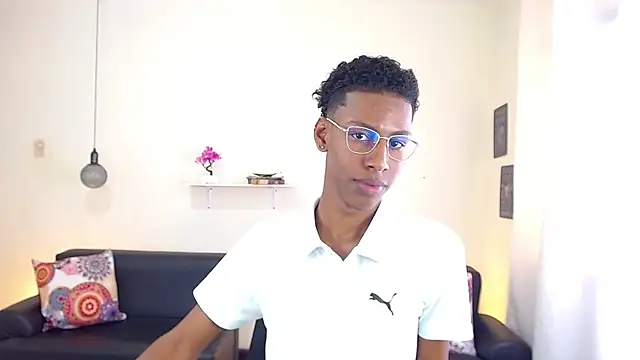 Snapshot of maiki18_ chatting on February 12, 4:55 pm maiki18 online show from February 12, 4:55 pm