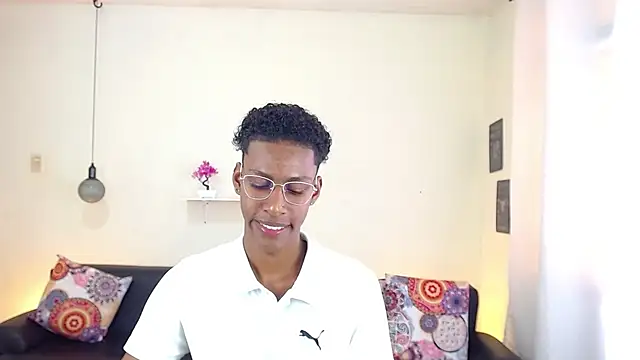 Snapshot of maiki18_ chatting on February 12, 7:56 pm maiki18 online show from February 12, 7:56 pm