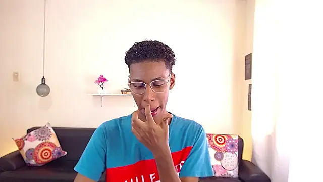 Snapshot of maiki18_ chatting on February 28, 1:58 pm maiki18 online show from February 28, 1:58 pm