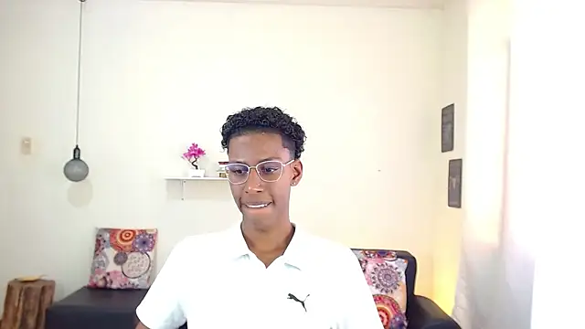 Snapshot of maiki18_ chatting on March 10, 7:50 pm maiki18 online show from March 10, 7:50 pm