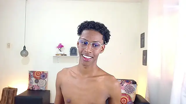 Snapshot of maiki18_ chatting on March 18, 4:48 pm maiki18 online show from March 18, 4:48 pm