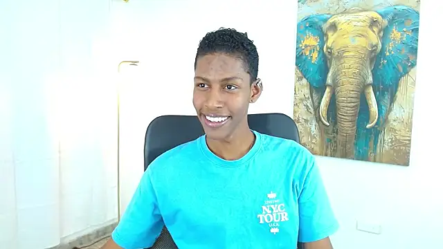Snapshot of maiki18_ chatting on October 3, 8:39 pm maiki18 online show from October 3, 8:39 pm