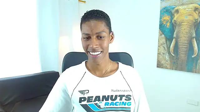 maiki18  online show from February 2, 9:02 pm