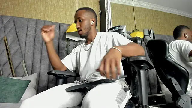 JamesParck online show from March 11, 11:00 pm