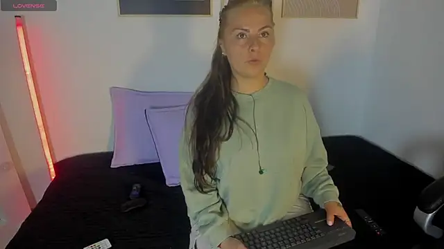 brandy sweet  online show from October 15, 2:28 pm