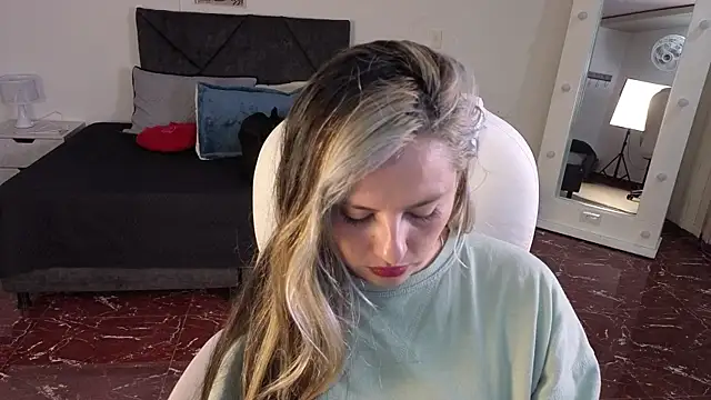 brandy sweet  online show from January 17, 4:06 am