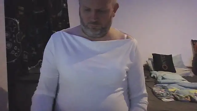 ShyBoy1982 online show from April 11, 11:53 pm