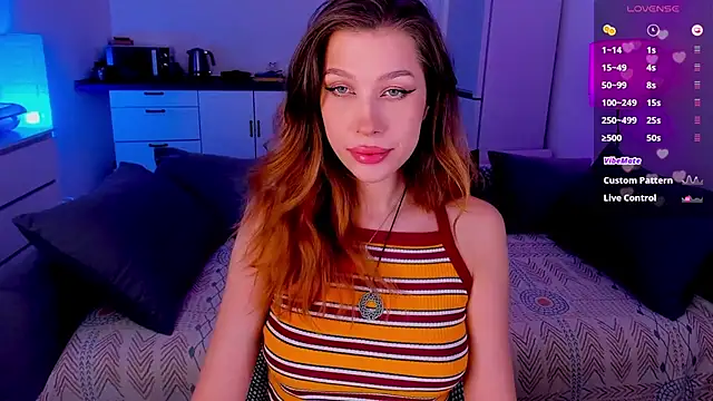 tenderdreams online show from November 15, 8:49 pm