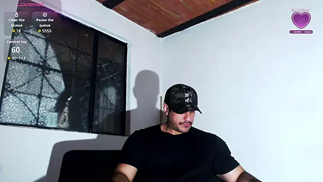 Snapshot of willian_m777 chatting on June 25, 4:23 am willian m777 online show from June 25, 4:23 am