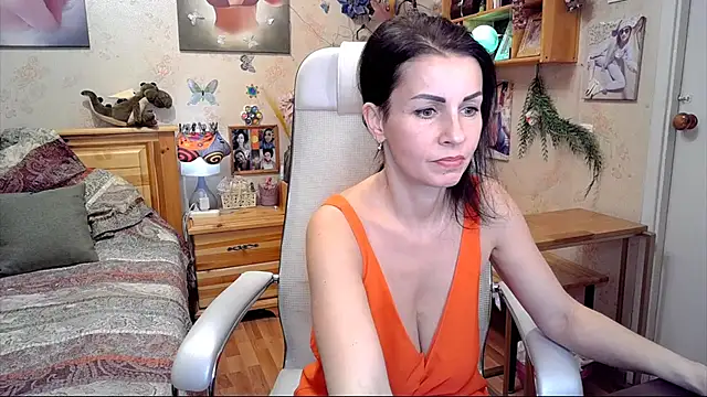 Kendra Mom online show from February 27, 6:42 pm