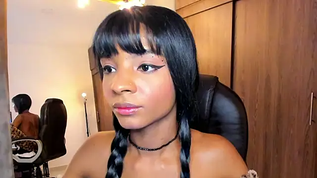 Snapshot of alikahouston4 chatting on February 3, 1:30 am alikahouston4 online show from February 3, 1:30 am