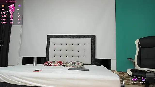 Snapshot of SelenaGmez chatting on January 18, 10:06 am SelenaGmez online show from January 18, 10:06 am