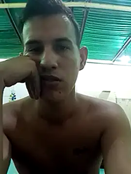 manuelmor1124 online show from December 4, 7:34 pm