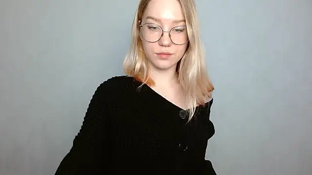 Snapshot of cindi_hot chatting on February 10, 11:25 am cindi hot online show from February 10, 11:25 am