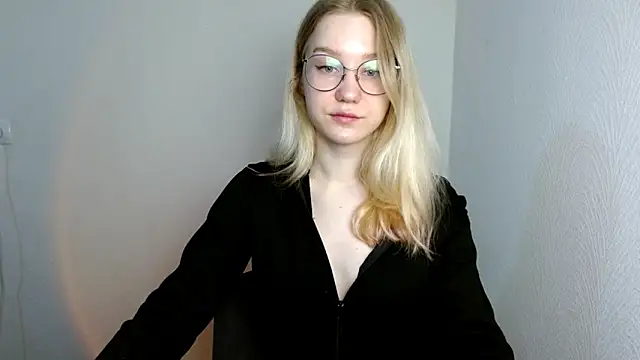 Snapshot of cindi_hot chatting on March 12, 9:34 am cindi hot online show from March 12, 9:34 am
