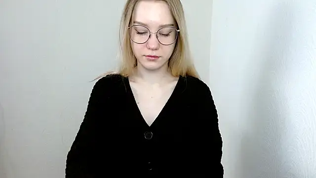 Snapshot of cindi_hot chatting on March 18, 8:36 am cindi hot online show from March 18, 8:36 am