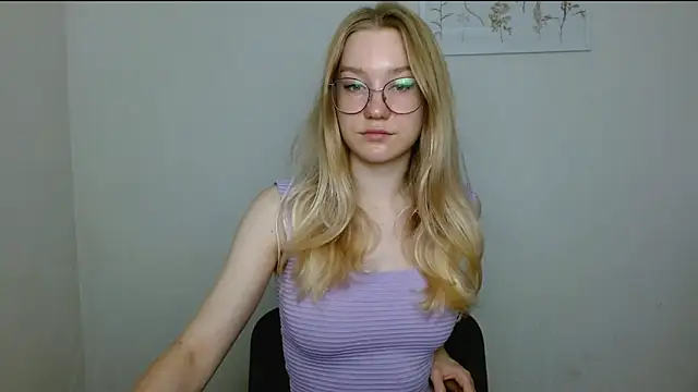 Snapshot of cindi_hot chatting on September 18, 9:44 am cindi hot online show from September 18, 9:44 am