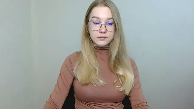 cindi hot online show from April 14, 10:10 am