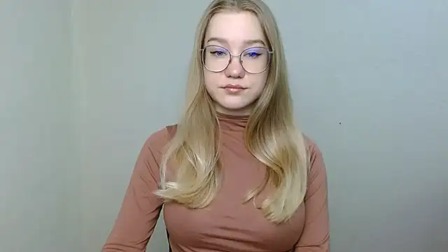 cindi hot online show from April 15, 10:44 am