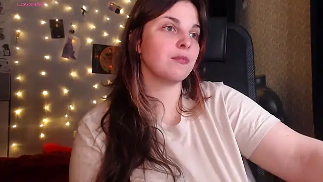 Saya sweet online show from September 10, 6:30 pm