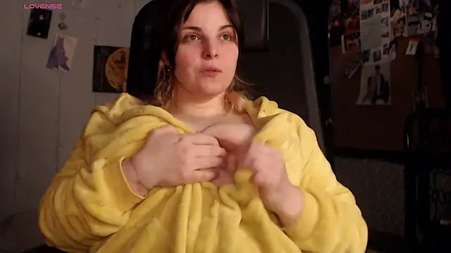 Snapshot of Saya_sweet chatting on February 12, 7:47 am Saya sweet online show from February 12, 7:47 am