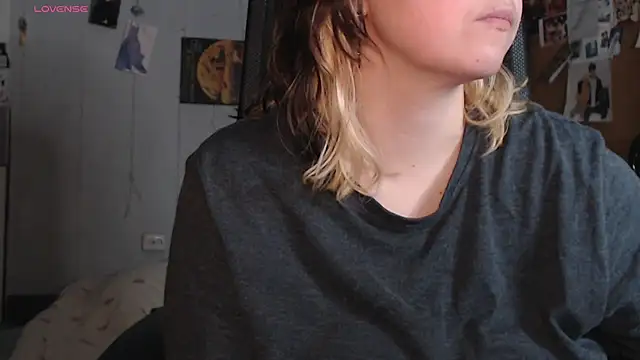 Snapshot of Saya_sweet chatting on March 9, 10:03 pm Saya sweet online show from March 9, 10:03 pm