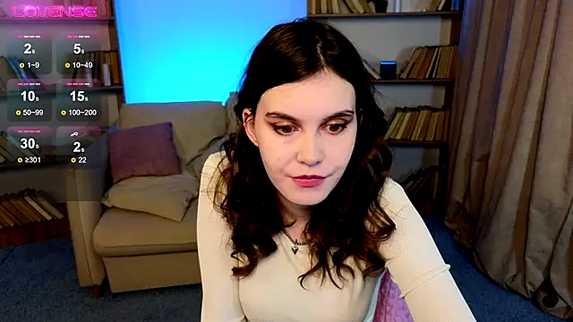 Snapshot of SusieMorris chatting on February 18, 1:32 am SusieMorris online show from February 18, 1:32 am