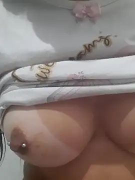 Snapshot of AmandaS2k chatting on November 21, 1:37 am AmandaS2k online show from November 21, 1:37 am