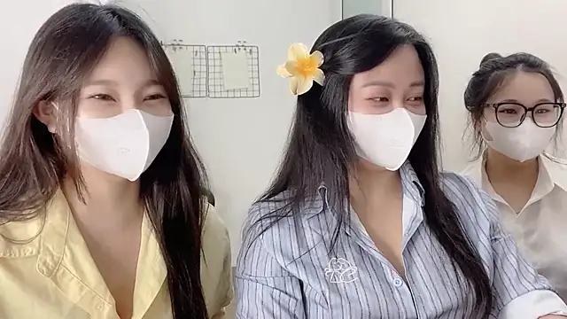 Snapshot of Bamboo_Swetie chatting on December 2, 2:01 pm Bamboo Swetie online show from December 2, 2:01 pm