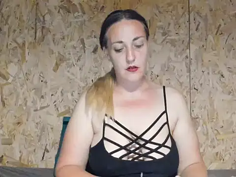 Cristina311219 online show from June 1, 10:33 pm