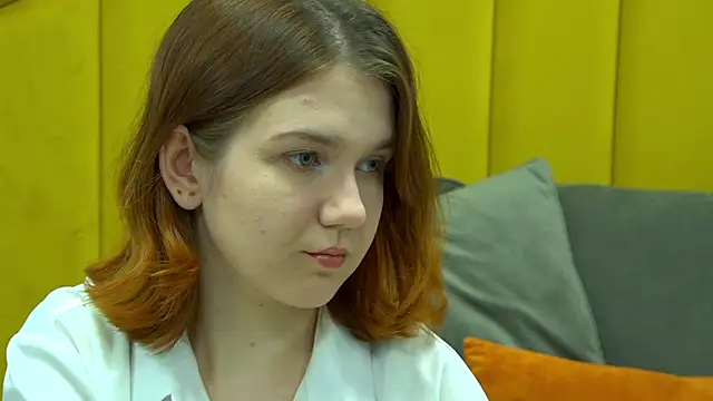 LessySmith online show from April 10, 4:23 pm