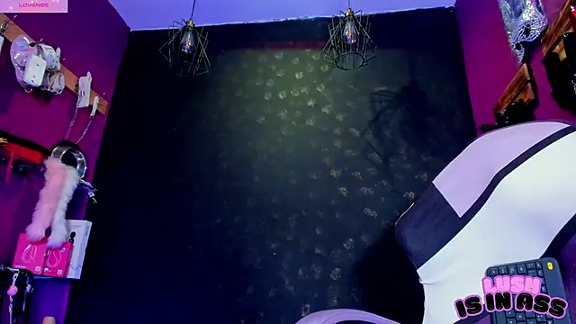 Alexa Slave online show from April 18, 7:18 pm