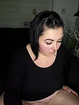 Snapshot of -BonnieBlack- chatting on February 5, 8:25 pm -BonnieBlack- online show from February 5, 8:25 pm